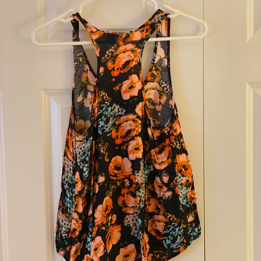 Bundle Assorted Tank Tops - Picture 4 of 12